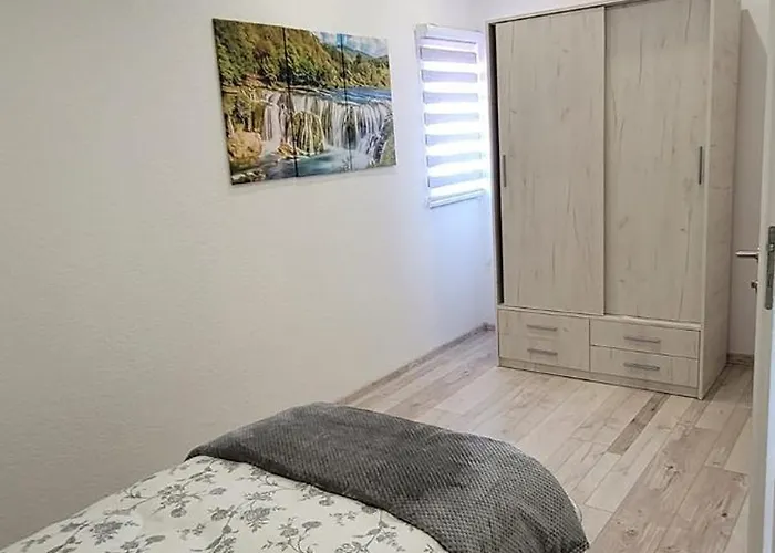 Oz Lux Apartments